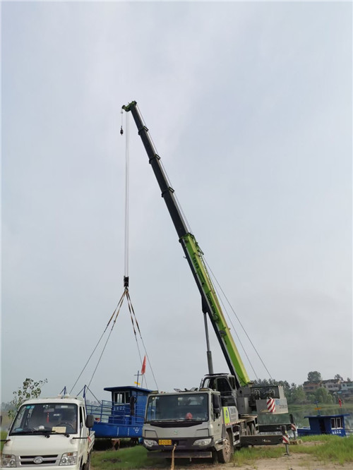 华宁县桥梁建设吊装案例